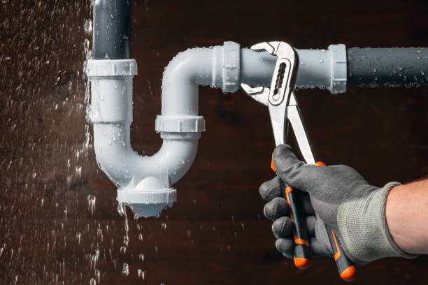 Professional Pipe Repair technician working in Mc Connell, IL